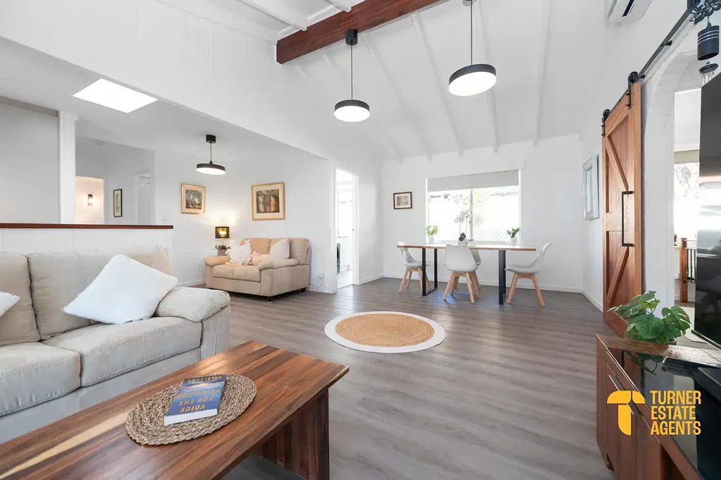 Swan View 4房  Beautifully Renovated Family Living with Parkside Charm