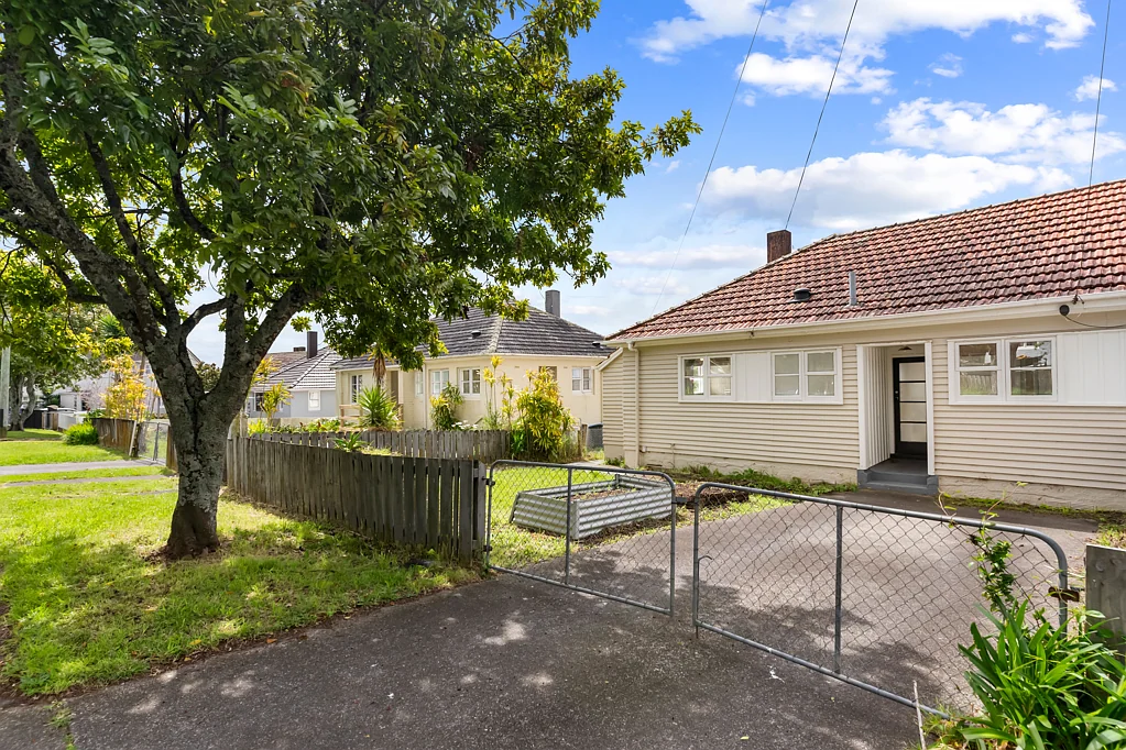 Waterview 2房  Entry-Level Freehold Opportunity in Waterview!