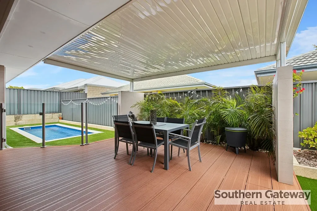 Waikiki 5ਬੈੱਡਰੂਮ MODERN LUXURY TWO-STOREY SHOWCASE HOME WITH POOL