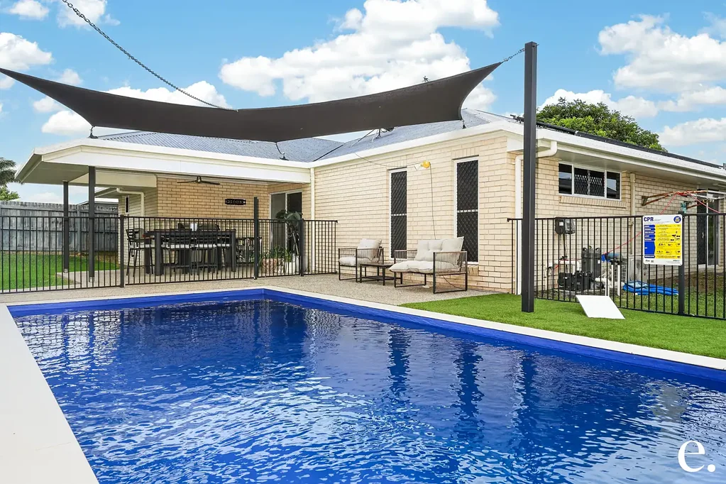 Lammermoor 4房  Move-In Ready Coastal Gem with Pool - Walk to Lammermoor Beach