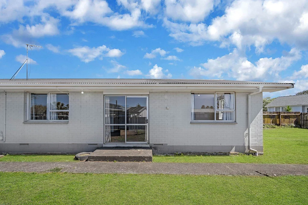 Pukekohe 6Zimmer FOUR UNITS IN ONE TITLE & POTENTIAL!