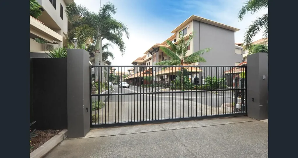 2nd Level 2 bedroom 2 bathroom apartment - Beautifully Furnished