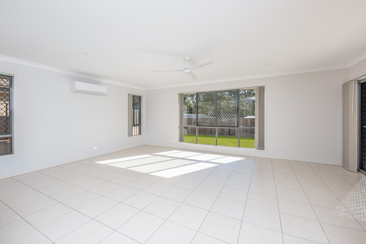 26 REGAL CL, HEATHWOOD QLD 4110, 0 habitaciones, 0 baños, House