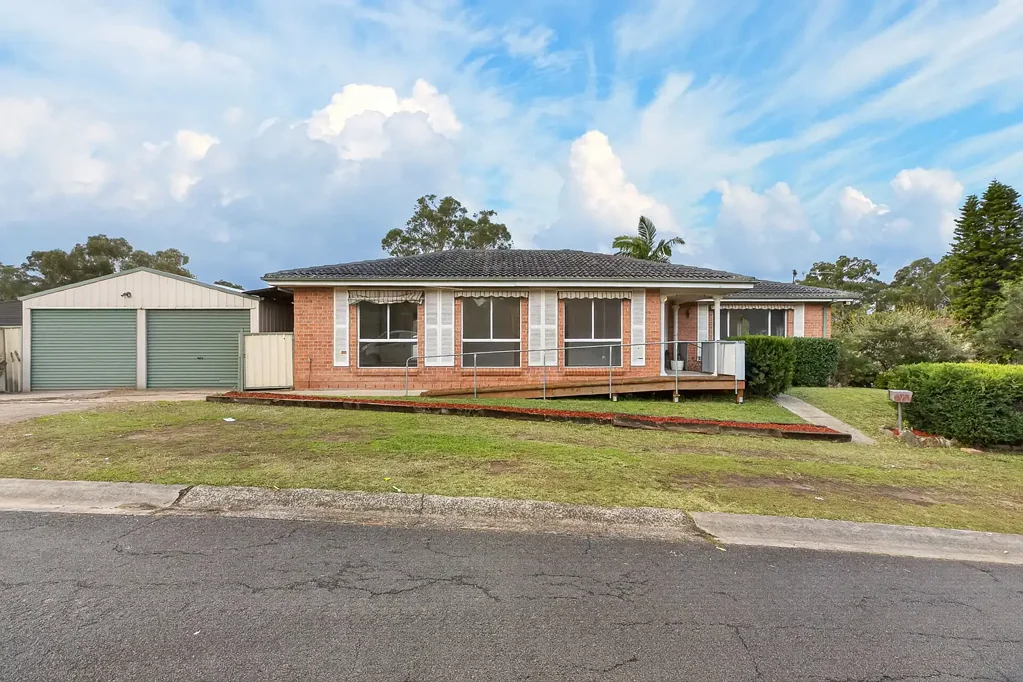 Macquarie Fields 4ห้องนอน Four Bedroom Home with Multiple Living Areas