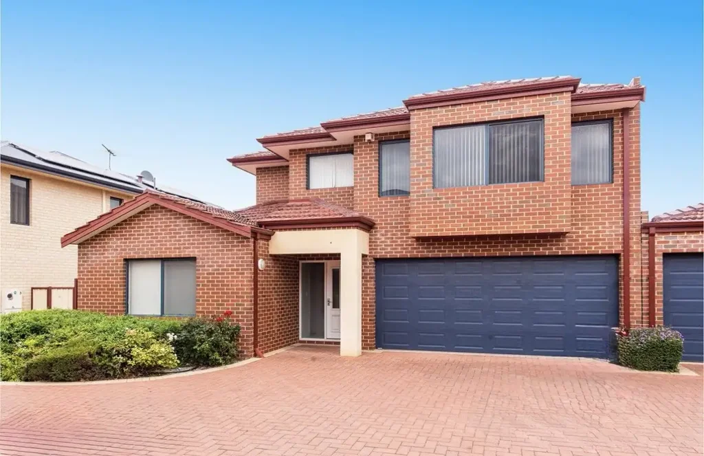 Rivervale 3ਬੈੱਡਰੂਮ Spacious and well presented with downstairs accomodation