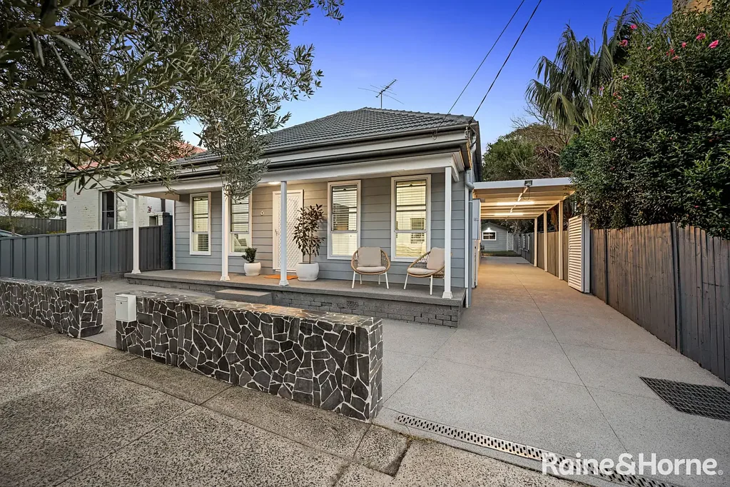 Arncliffe 4 Bedroom Contemporary Family Living with Exceptional Entertaining