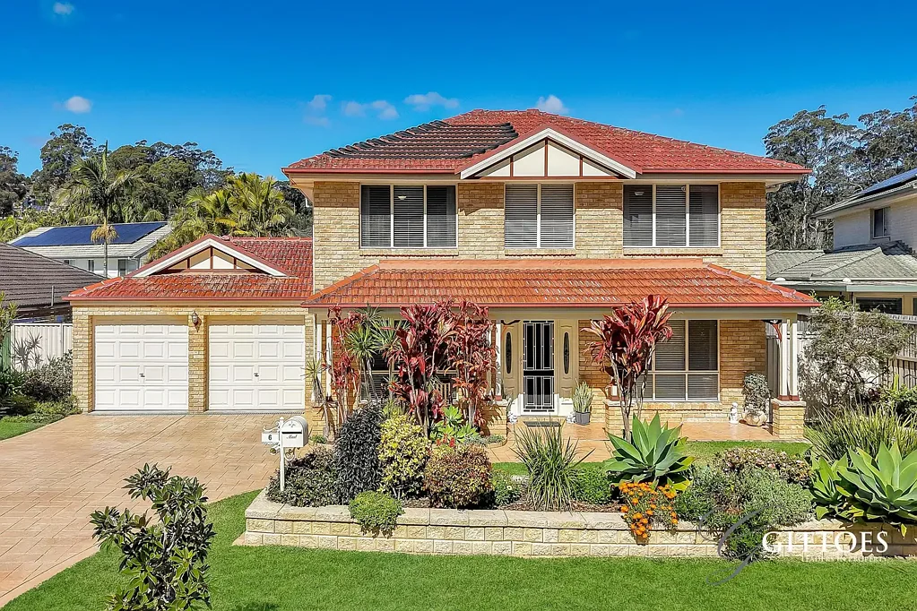 Terrigal 5房  Spacious Family Home, Sunny Position & Sparkling Pool