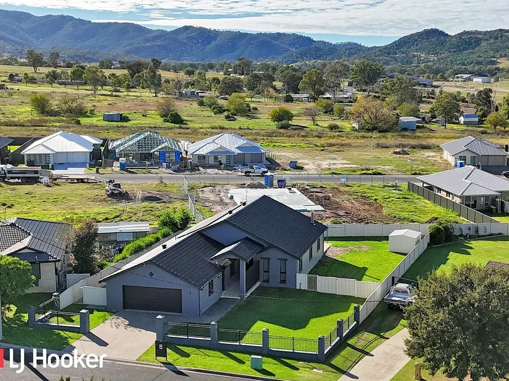 7 Banksia Close, Kootingal, NSW 2352