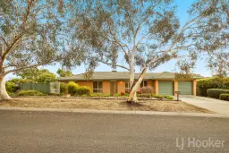 2 HANNA PL, Jerrabomberra