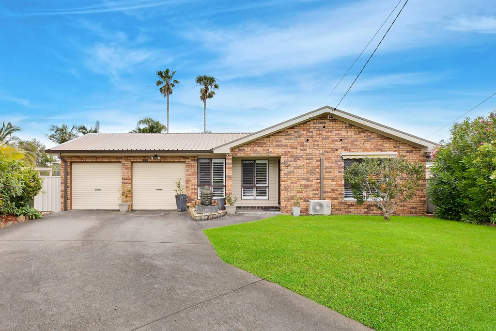 1 Alexander Avenue, Bateau Bay, NSW 2261