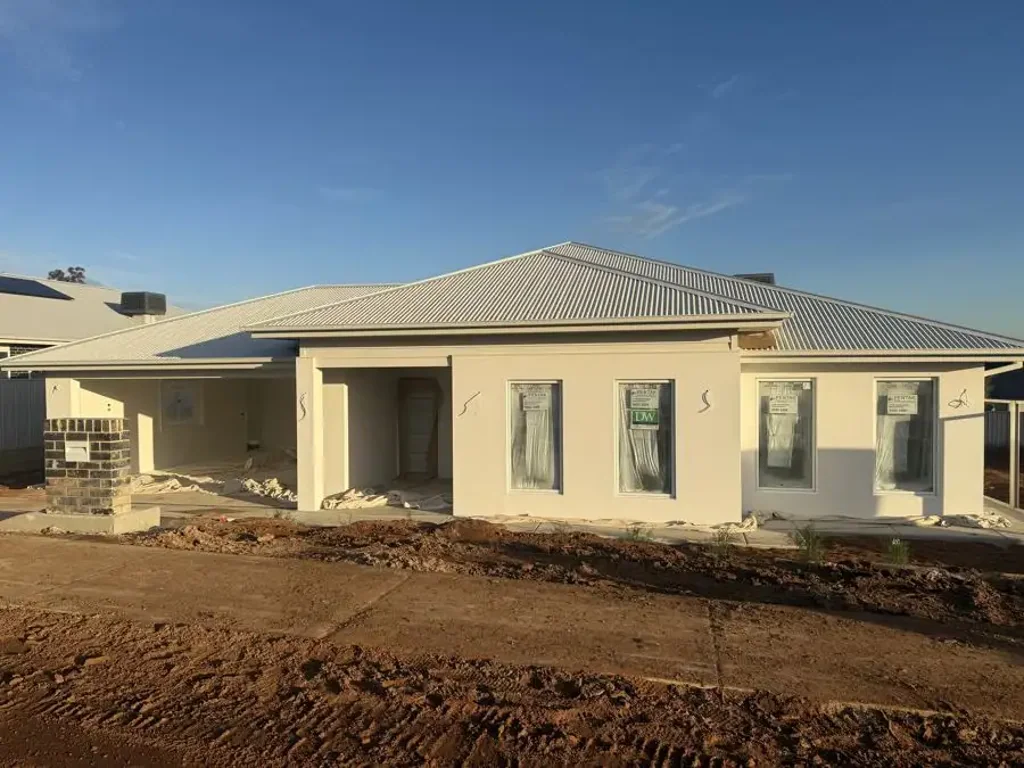 84 JUMBUCK DRIVE, Gobbagombalin, NSW 2650