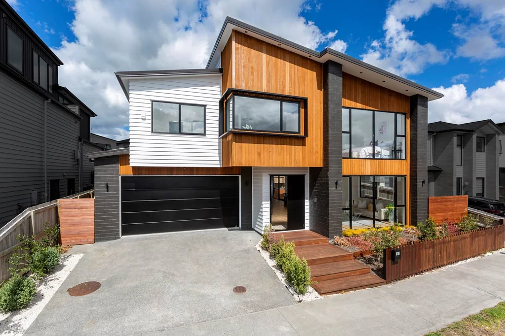 Hobsonville 6房  LUXURIOUS FAMILY LIVING-SMART INVESTMENT POTENTIAL