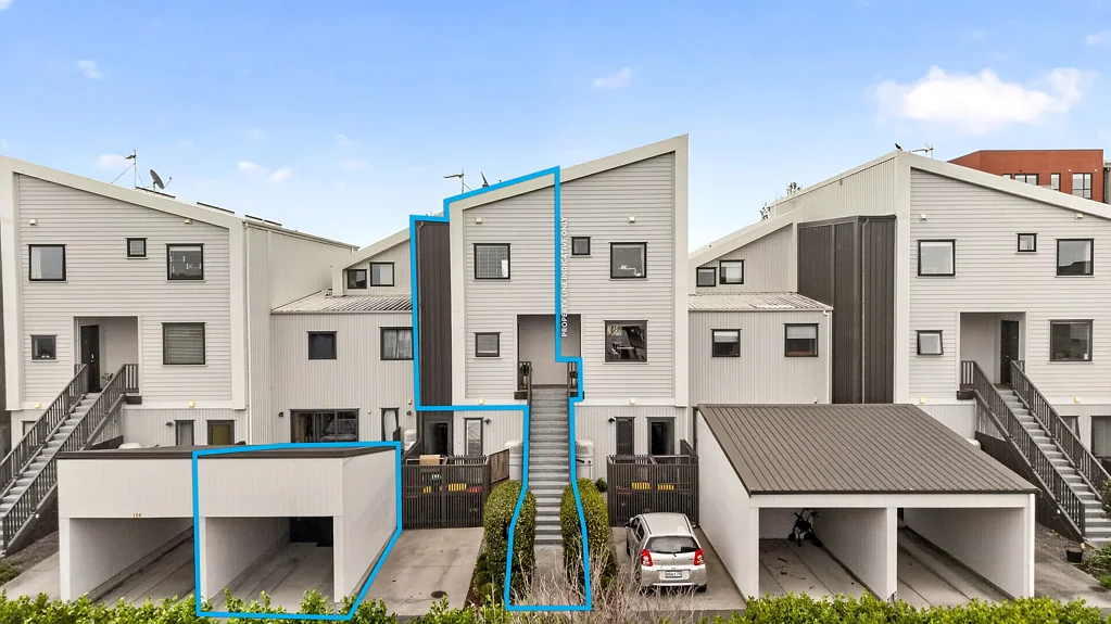 Hobsonville 2Kwarto Light Loving Jalcon Perfection with carport!