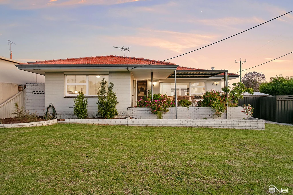 13 Lucich Street, Kelmscott, WA 6111