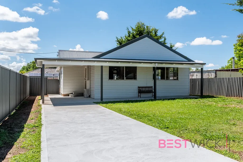 Cosy & Convenient Three-Bedroom Home