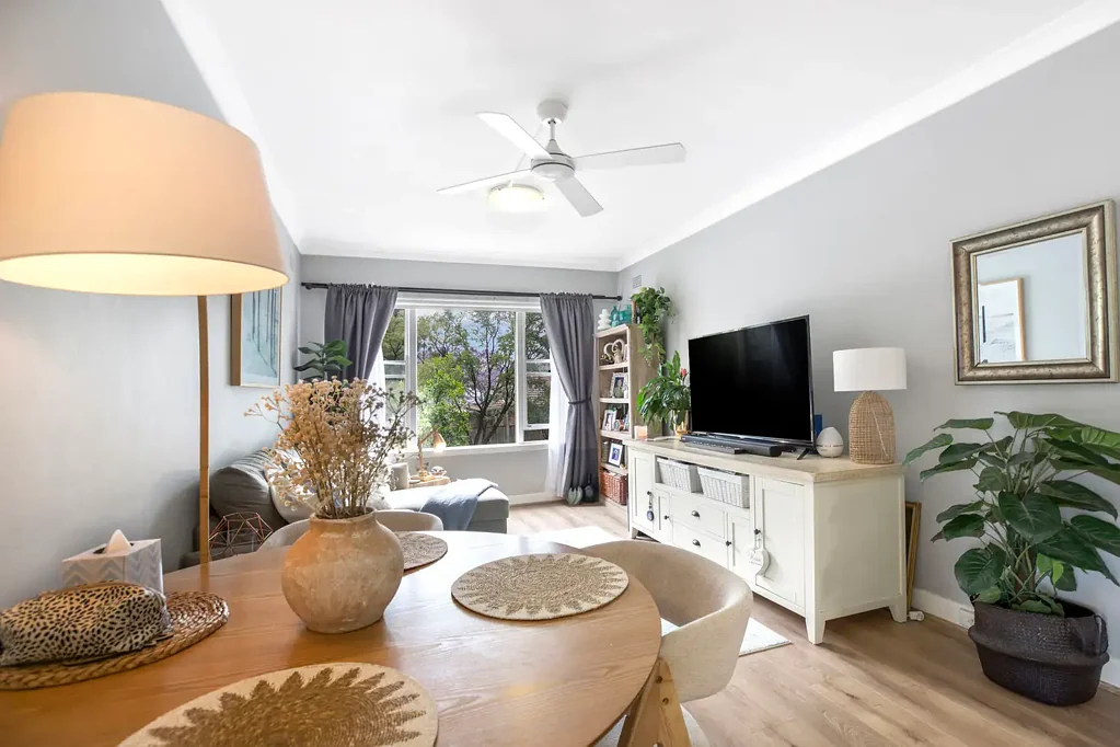 Ashfield 2બેડરૂમ Parkside apartment with northern aspect