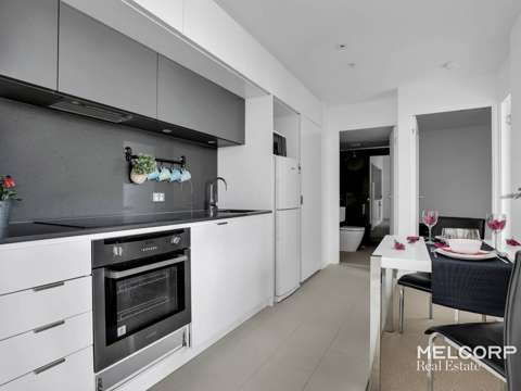 SWANSTON SQUARE  2-BEDROOM, 1 BATHROOM - FURNISHED APARTMENT