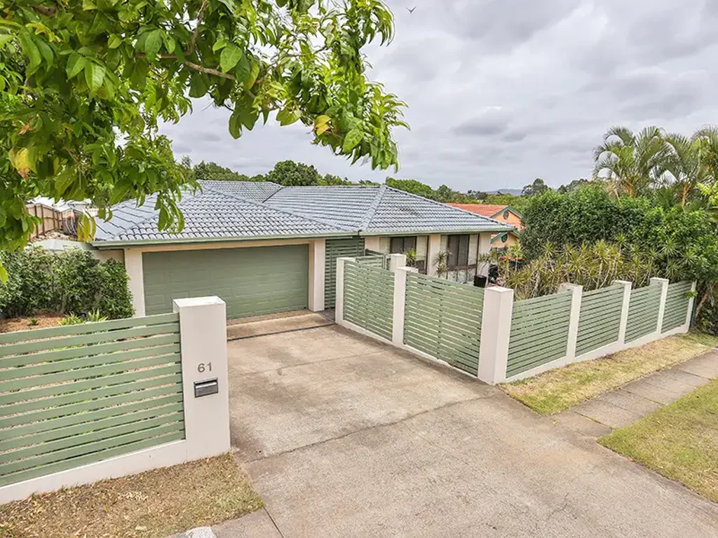 Modern & Stylish 4 Bedroom Home Family Home