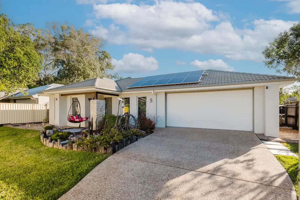 Burpengary 4Habitaciones Immaculate Low-set Contemporary Home - Move in Ready!