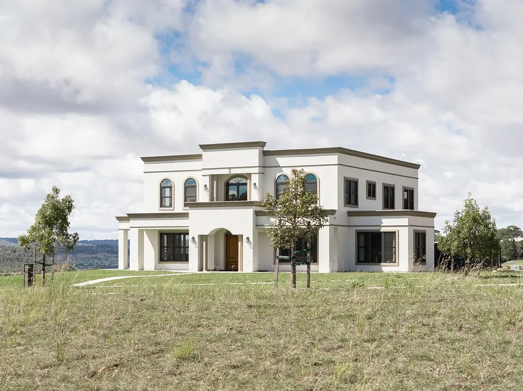 Mount Rascal 4બેડરૂમ Modern Elegance with Manor-Style Presence