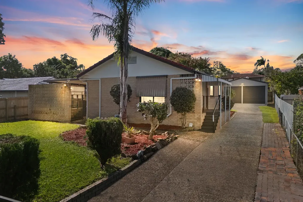 Rochedale South 3Zimmer Endless Possibilities Await - Timeless Family Home with Dual Living Potential in the Heart of Rochedale South
