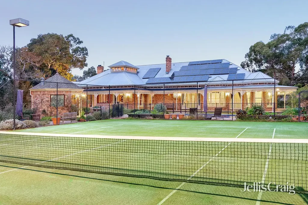 Eltham 4 Bedroom Family prestige on the golden mile
