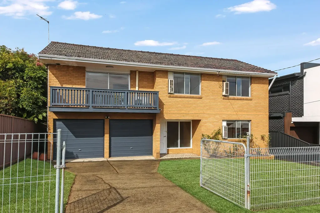 Georges Hall 7 Bedroom Big Family Home With Council Approved Granny Flat
