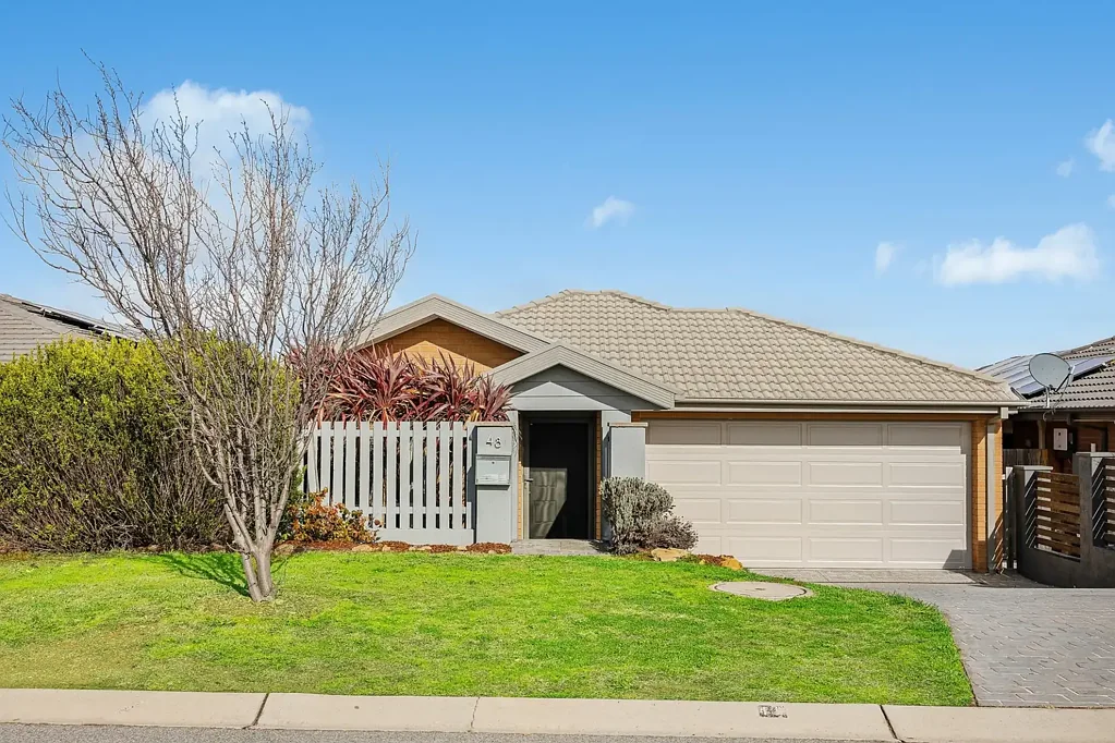 Ngunnawal 3બેડરૂમ Modern family living in a quiet loop street