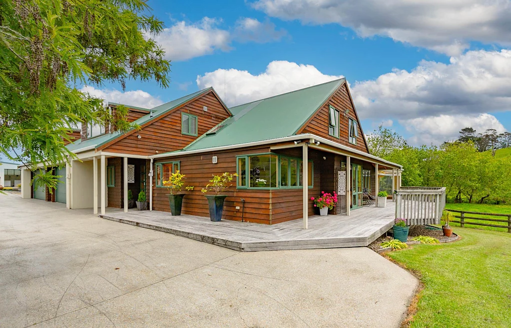 Waimauku 6房  4ha Lifestyle Property Packed with Extras