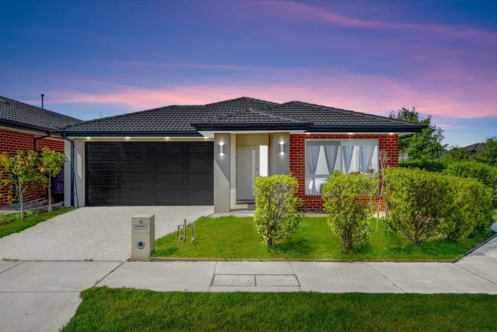 15 Powlett Drive, Clyde, VIC 3978