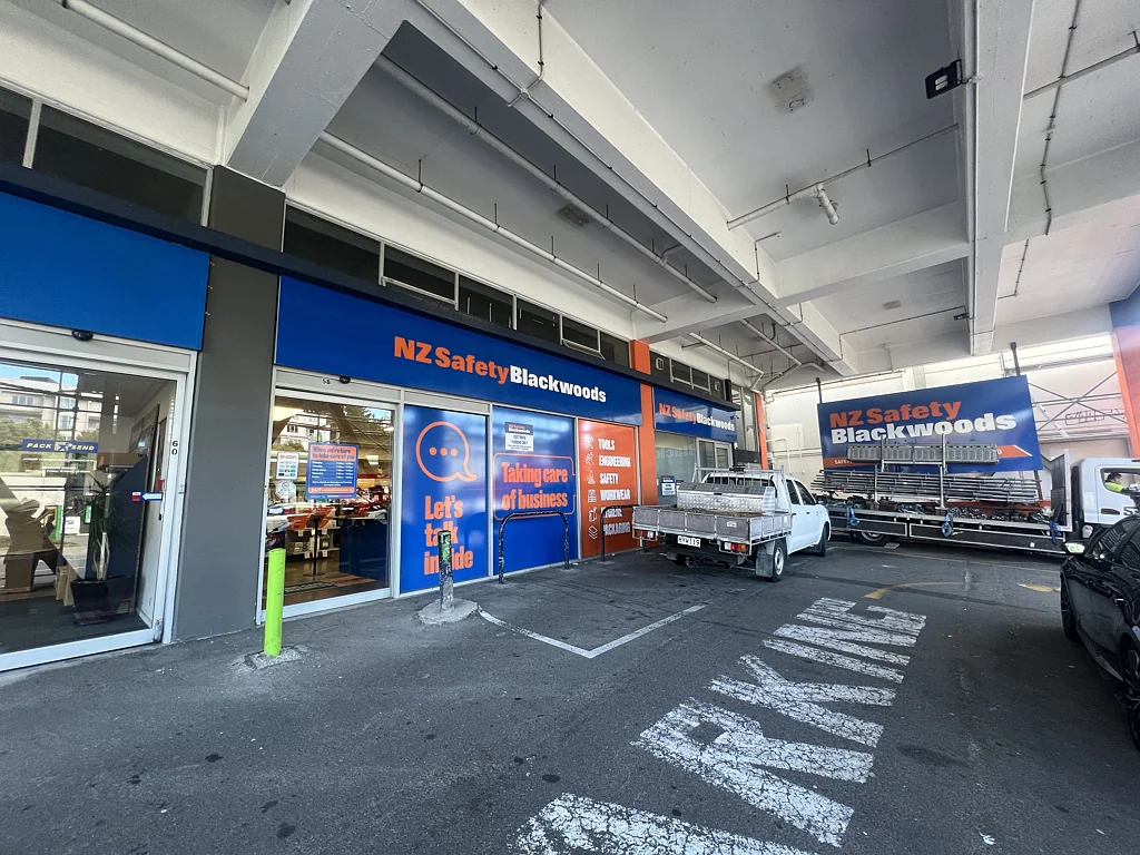 Mt Cook High Profile Showroom – Dual Access, Prime Exposure