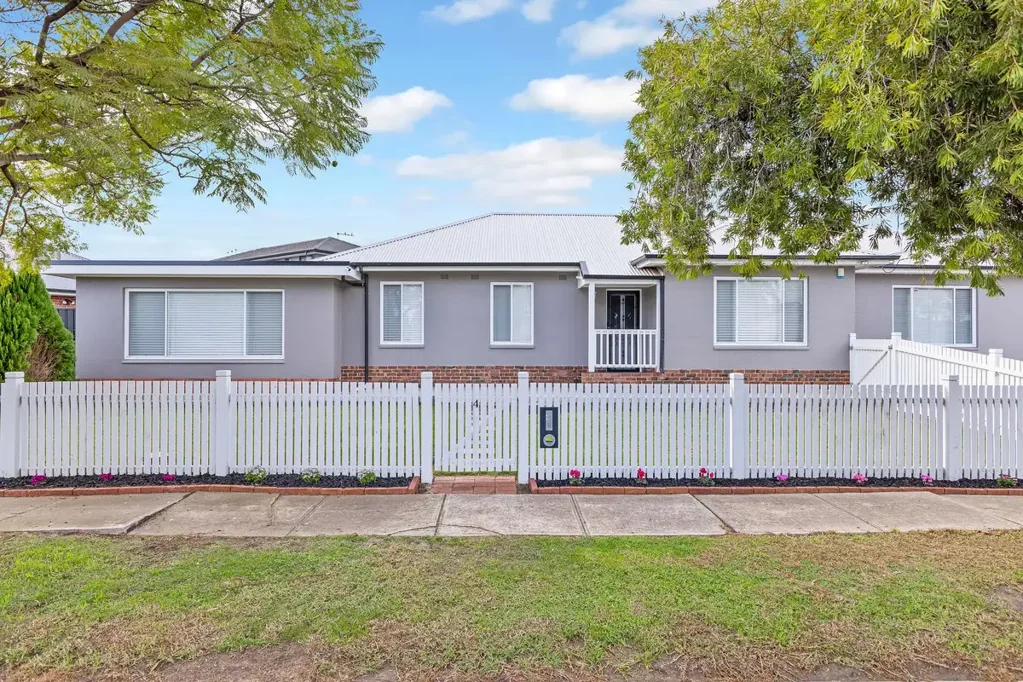 4 Reading Street, Clearview, SA 5085