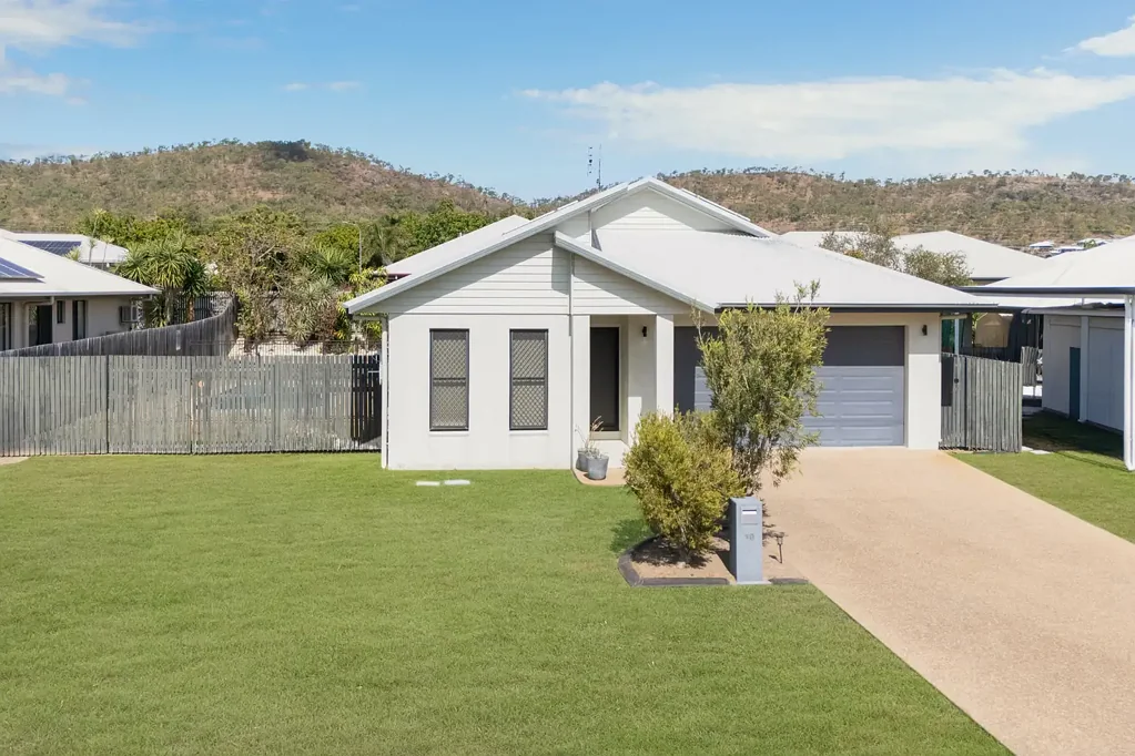 Mount Louisa 4房  The Perfect Match: Solar, Pool, and Family Space!
