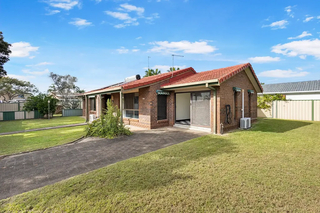Coombabah 3Moenga Rare Corner Block Opportunity in a Tidy Coombabah Pocket