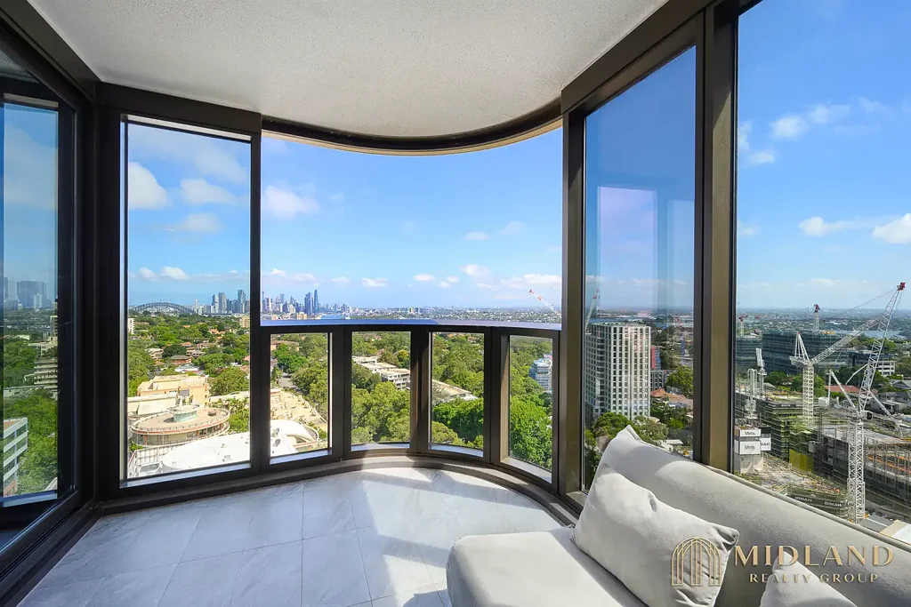 St Leonards 2침실 Iconic Harbour Bridge Views in 'Eighty-Eight' – 2 Bed + Study