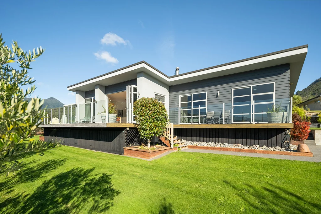 Picton 4Kwarto Water views in top location
