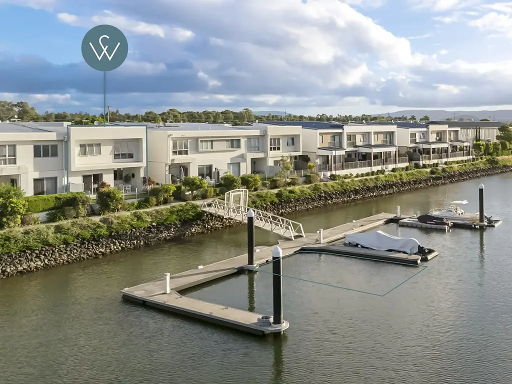 Hope Island 3Moenga MOTIVATED, REALISTIC SELLER - MARINA BERTH - NORTH FACING WATERFRONT!