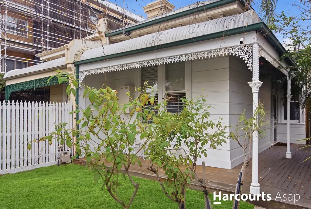 Charming Middle Park Home Awaits You