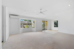 1/22 Woodlands Drive, Banora Point