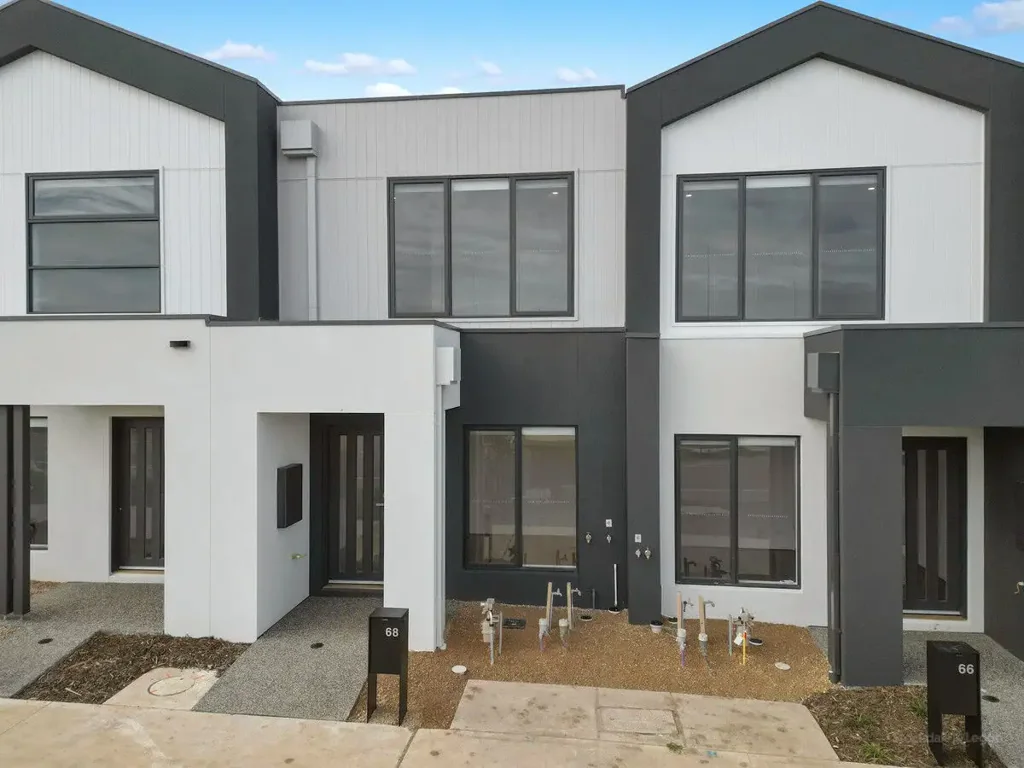2-bedroom living in the Five Farms Estate!