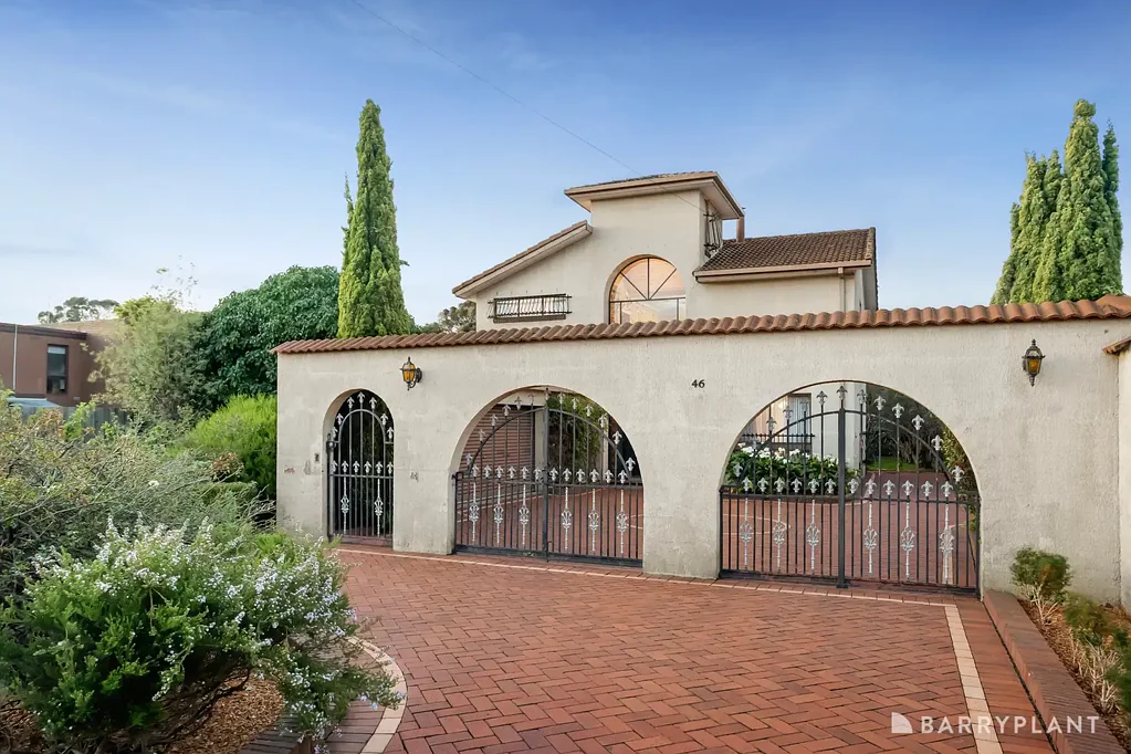 Bundoora 4 Bedroom Spacious Family Living on 1,223sqm with Endless Potential for Development