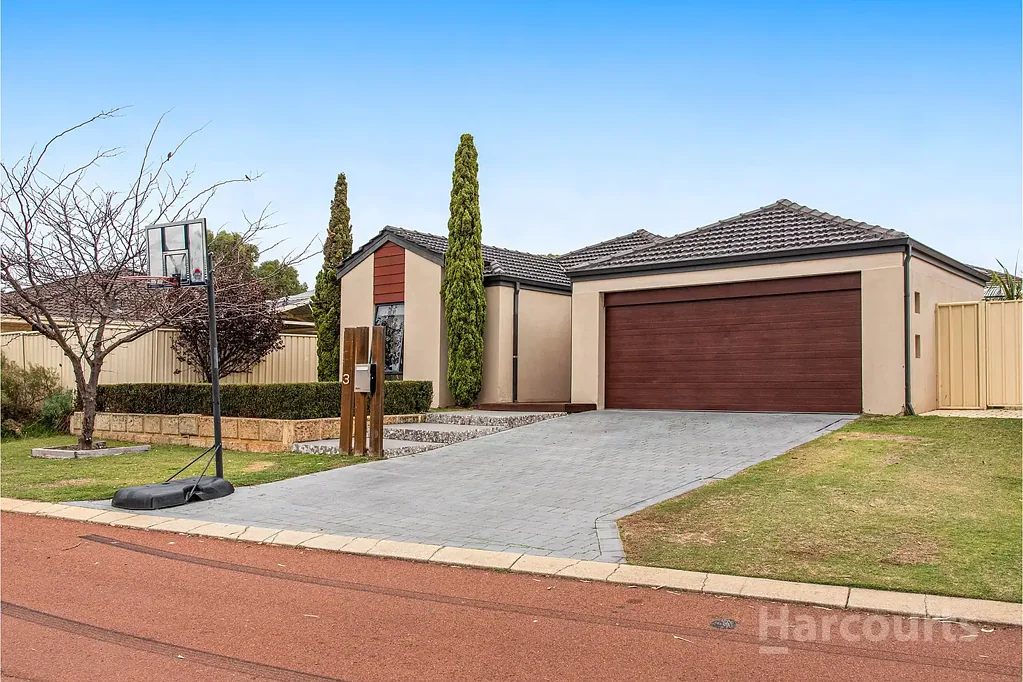 Neat Family Home Close to Everything!