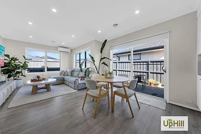 8 Salers Rd, Clyde North, VIC 3978, 3房, 2浴, House