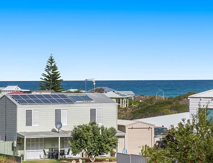 40 Lucraft Loop, Ledge Point, Wheat Belt, 9 Bedrooms, 4 Bathrooms, House