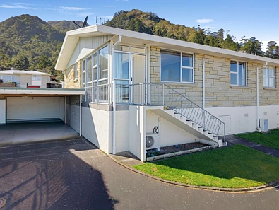 Te Aroha 2chambre Elevated Position. Effortless Living