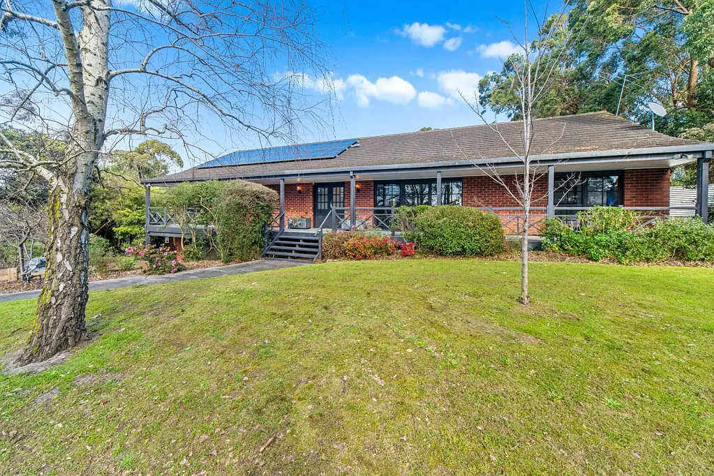 Langwarrin 4Phòng ngủ A Charming Retreat Framed by Tranquil Views