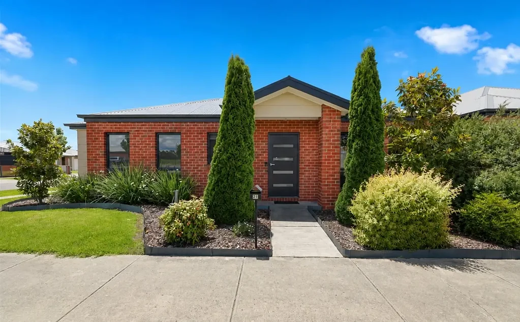 21 Roscommon Drive, Traralgon, VIC 3844