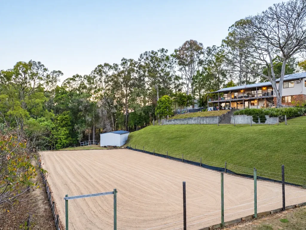 Moorina 6બેડરૂમ 10 Acres of Lifestyle, Horses & Entertaining in Moorina
