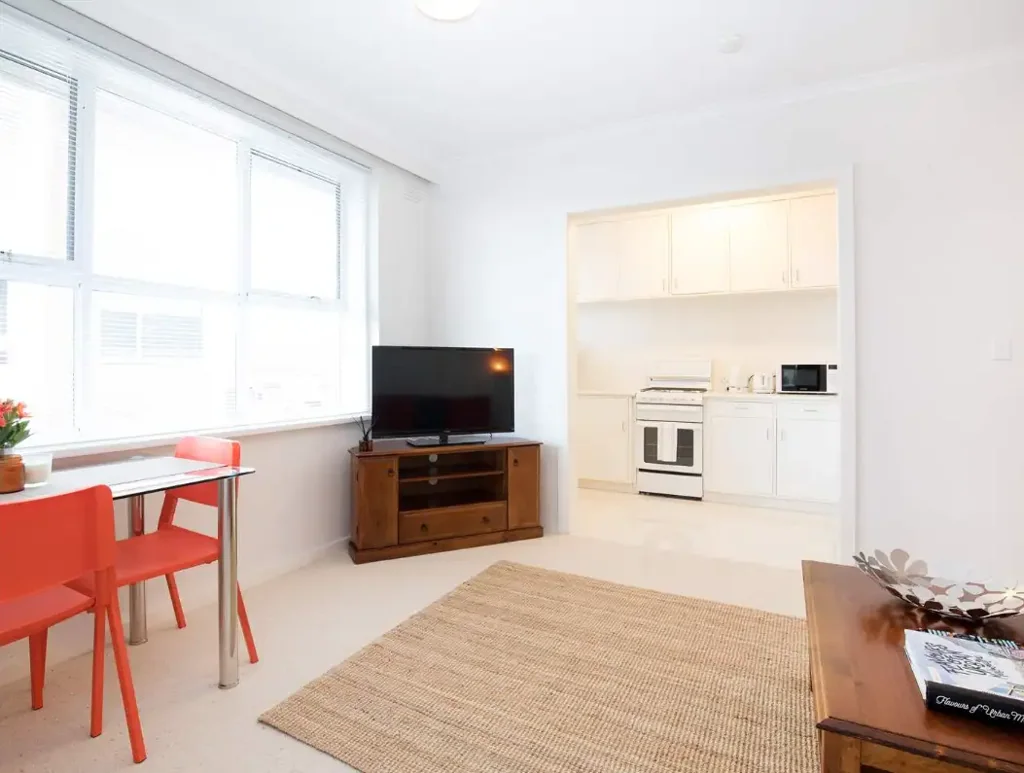 Spacious Furnished Apartment in South Yarra