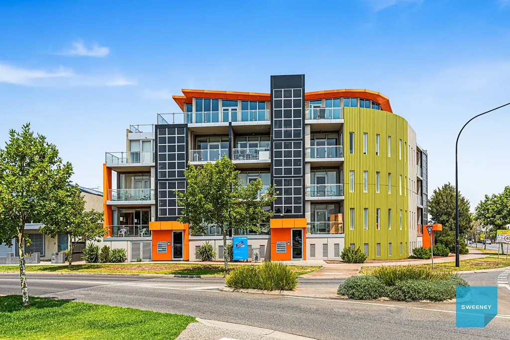 11/2 The Esplanade, Caroline Springs, VIC 3023